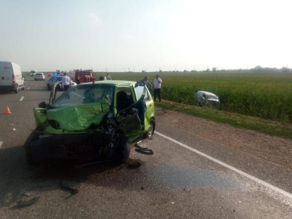На Ставрополье в аварии с двумя легковушками погибла женщина